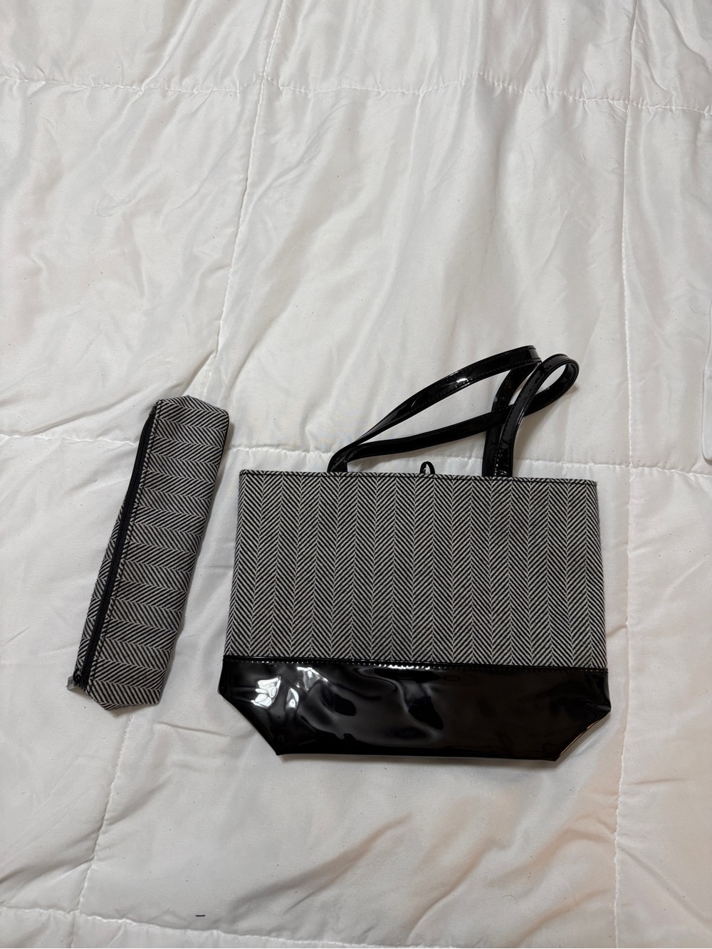 Estée Lauder Mini Black and White Cosmetic Tote with Patent Black Trim